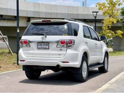 2013 TOYOTA FORTUNER 3.0 V 4WD เครดิตดีฟรีดาวน์ รูปที่ 4