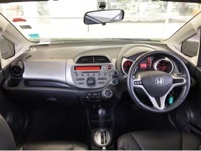 HONDA JAZZ 1.5SV เกียร์AT ปี11 รูปที่ 4