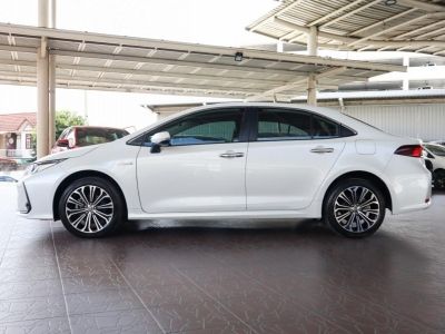 ฟรีดาวน์ Altis 1.8 HV Premium E CVT A/T ปี 21 รถทดลองขับจากโตโยต้ามอเตอร์ รูปที่ 4