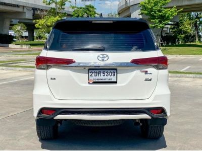 2017 TOYOTA FORTUNER 2.8 4WD TRD SPORTIVO BLACK TOP รูปที่ 4