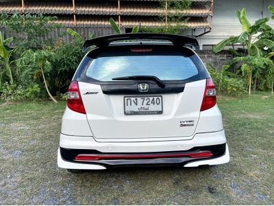 Honda Jazz 1.5 i-VTEC รุ่น V เกียร์ Auto ปี 2011 รูปที่ 4