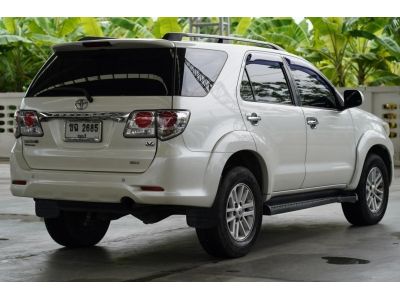 2012 TOYOTA FORTUNER 3.0 V 2WD A/T สีขาว รูปที่ 4