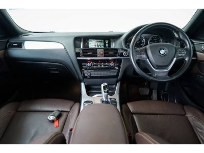 BMW X4  xDrive20i ปี2016 โฉม F26 สีขาว เกียร์ออโต้ ฟังก์ชันครบ เครื่องยนต์เบนซิน รูปที่ 4