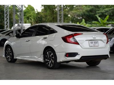 17จด2018 honda civic 1.8 el  a/t สีขาว รูปที่ 4