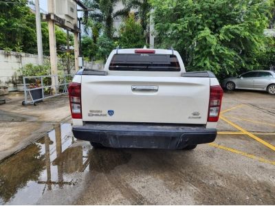 2017 ISUZU D-MAX 3.0 V CROSS 4WD 4DR A/T สีขาว รูปที่ 4