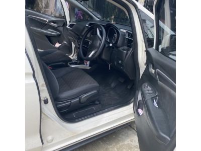 ขาย Honda Jazz 1.5 vtech ปี 2015 รถบ้านผู้หญิงใช้มือเดียว รูปที่ 4