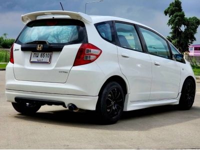 HONDA JAZZ 1.5S 2009จด10 เเต่งมาหล่อสมบูรณ์ทุกจุด รูปที่ 4