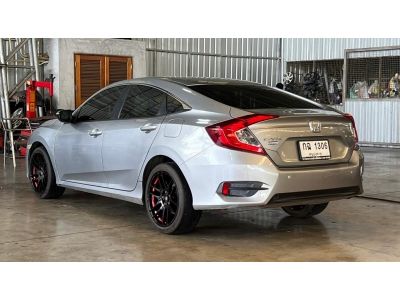 2017 HONDA CIVIC 1.8 E  A/T สีเทา รูปที่ 4