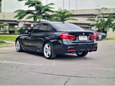 2017 BMW SERIES 3, 320d M SPORT โฉม F30 สีดำ เกียร์ออโต้ รูปที่ 4