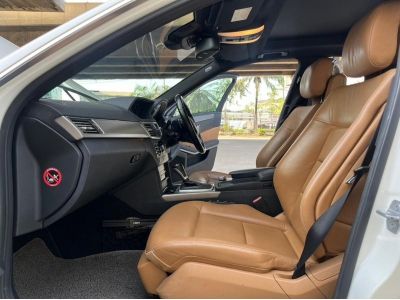 2011 Benz E250 CGI Saloon 5999-183 เพียง 919,000 ฟรีดาว ซื้อสดไม่มี Vat7% เครดิตดีออกรถ0บาทได้ เบนซิน 1800 ไม่รวมป้ายครับ พาช่างมาได้ เครื่องยนต์เกียร์ช่วงล่างดี แอร์เย็นฉ่ำ สวยพร้อมใช้ ทดลองขับได้ทุก รูปที่ 4