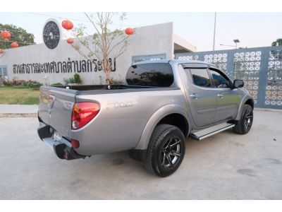 MITSUBISHI TRITON PLUS 2.5VG TURBO เกียร์ออโต้ 4ประตู ปี 2015 รูปที่ 4