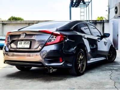 2017 Honda Civic FC 1.8EL เครดิตดีฟรีดาวน์ ดอกเบี้ย 3.89% กรณีลูกค้าเครดิตดี รูปที่ 4