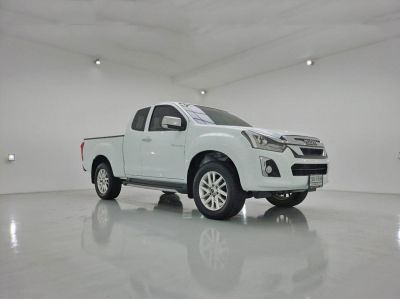 ISUZU D-MAX SPACE CAB 3.0 Z HILANDER CC. ปี 2019  สี ขาว เกียร์ Manual รูปที่ 4