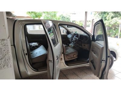 2004 TOYOTA HILUX VIGO 3.0G 4 ประตู เกียร์ออโต้ รูปที่ 4