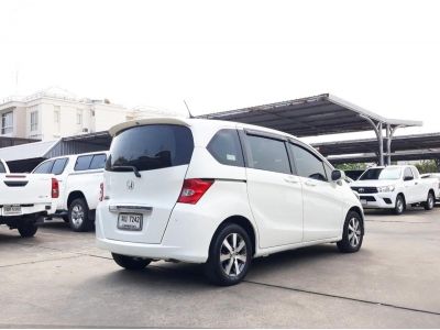 HONDA FREED 1.5 SE CC. ปี 2012 สี ขาว เกียร์ Auto รูปที่ 4