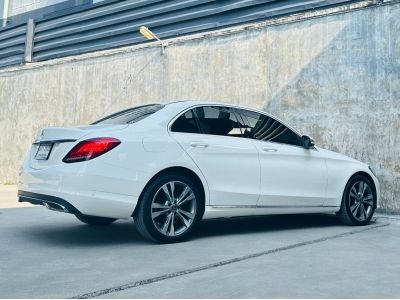 MERCEDES BENZ C220D AVANTGARDE โฉม W205 ปี 2021 แท้ รูปที่ 4