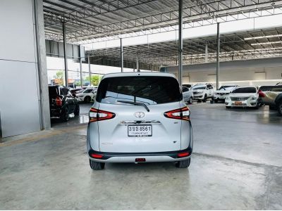 TOYOTA SIENTA 1.5V  Auto ปี 21 จด 22   สีเงิน รูปที่ 4