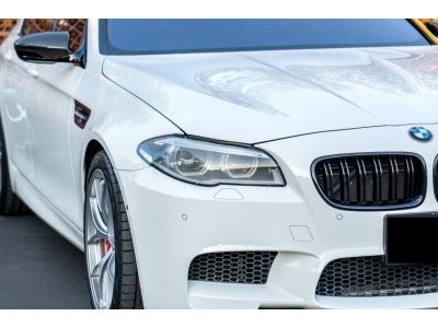 BMW M5 F10 สีขาว ปี 2010 ไมล์เพียง 8x,xxx km. รูปที่ 4