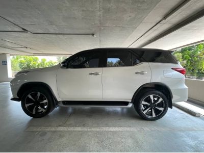 Toyota Fortuner 2.8 V TRD Sportivo 2019 รูปที่ 4