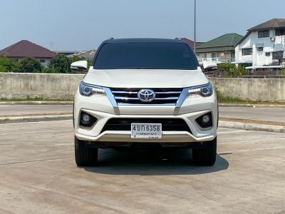 2017 TOYOTA FORTUNER 2.8 TRD Sportivo เครดิตดีฟรีดาวน์ รูปที่ 4