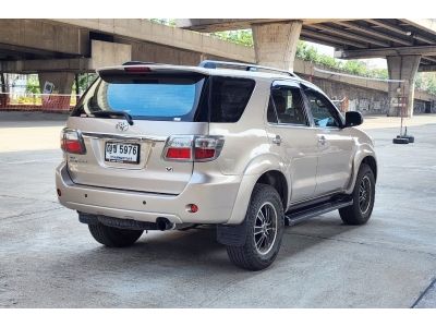 Toyota Fortuner 2.7 V AT ปี 2011 โปร ฟรีดาวน์ กู้ได้100%  ไม่ต้องมีคนค้ำ รูปที่ 4