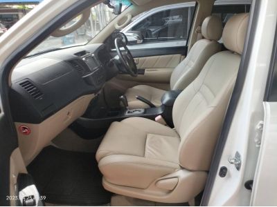 2014 TOYOTA FORTUNER 3.0V 2WD auto รูปที่ 4