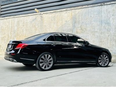 2021 Mercedes-Benz E300e Exclusive Plug-in Hybrid โฉม W213 รูปที่ 4