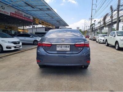 ปี 2017 TOYOTA COROLLA ALTIS 1.8 V NAV CC. สี เทา เกียร์ Auto รูปที่ 4