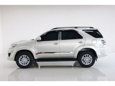 Toyota Fortuner 3.0 V 2WD ปี 2011 สีบรอนซ์เงิน เกียร์อัตโนมัติ รูปที่ 4