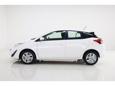 Toyota Yaris 1.2 E ปี 2018 สีขาว เกียร์อัตโนมัติ รูปที่ 4