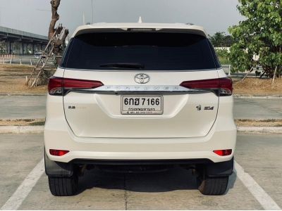 TOYOTA FORTUNER 2.8V 4WD TOP สี ขาวมุก ปี 2016 จดทะเบียนใช้งาน 2018 เกียร์ ออโต้ รูปที่ 4