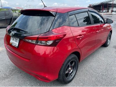 TOYOTA YARIS 1.2 J AUTO สีแดง ปี 2018 รูปที่ 3