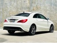 2015 BENZ CLA180 URBAN โฉม W117 รูปที่ 4