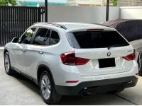 BMW X1 2.0 วิ่ง 80000 KM ปี2013 ขาว เบาะแดง รูปที่ 4