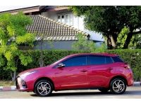 TOYOTA YARIS 1.2 SPORT 5Dr 2022 รถใหม่สภาพป้ายเเดง แต่คุ้มกว่า เกือบ2แสน รูปที่ 4