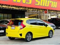 HONDA JAZZ GK 1.5SV TOP VTEC AS ปี 2014 จดทะเบียน 2015 สีเหลือง รูปที่ 4