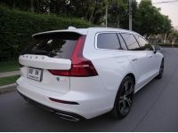 Volvo V60 T8 Inscription AWD 2021 สีขาว Top ไมล์น้อย 3 พันกว่าโล รูปที่ 4