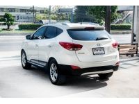 SUV 5ประตู HYUNDAI TUCSON 2.0 D ปี2012 เบนซิน ฟรีดาวน์ ฟรีส่งรถถึงบ้านทั่วไทย รูปที่ 4