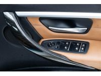 BMW SERIES 3 330e Luxury F30 ปี 2017 ผ่อน 6,522 บาท 6 เดือนแรก ส่งบัตรประชาชน รู้ผลพิจารณาภายใน 30 นาท รูปที่ 4