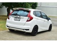 2016 HONDA JAZZ 1.5V AUTO รูปที่ 4