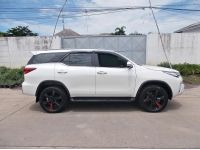 Toyota Fortuner 2.8 V Sigma4 4WD ปี15จด17 รูปที่ 4