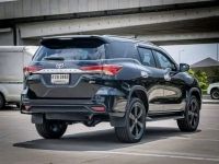 TOYOTA FORTUNER 2.8 TRD Sportivo 4WD เกียร์ออโต้ ปี 2018 รูปที่ 4