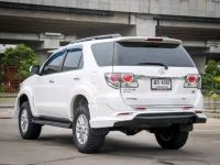 TOYOTA FORTUNER 3.0 V 4WD เกียร์ออโต้ ปี 2012 รูปที่ 4