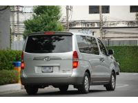 2010 จด 2011 Hyundai H-1 2.5 Deluxe รถยนต์ 11 ที่นั่ง รถครอบครัว  ราคาพิเศษ รูปที่ 4