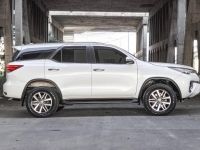 2016 TOYOTA FORTUNER 2.8V 2WD รูปที่ 4