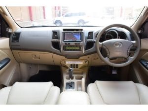 Toyota Fortuner 3.0 (ปี 2011) V SUV AT รูปที่ 5
