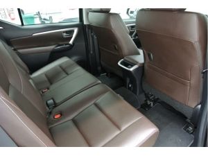 TOYOTA FORTUNER 2.4 V NAVI (2WD) 2015 รูปที่ 3