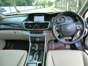 Honda accord 2.0 e l เนวิเกเตอร์ปี 2013มือเดียวออกห้างป้ายแดงเข้าศูนย์ฮอนด้าตลอดค่ะสภาพสวยพร้อมใช้ รูปที่ 5