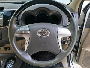 Toyota Fortuner 3.0 V 4WD รูปที่ 5