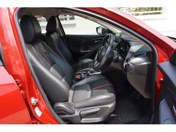 AA3412 ปี 2016 MAZDA 2 1.3 HIGH PLUS เกียร์ AT สีแดง รูปที่ 5